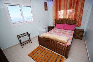 Coffres-forts dans les chambres, Wi-Fi gratuit, draps fournis