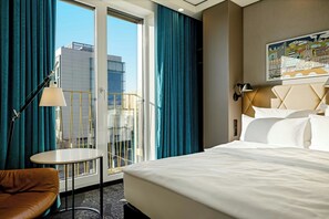 Cosy One | Egyptian cotton sheets, in-room safe, desk, blackout curtains