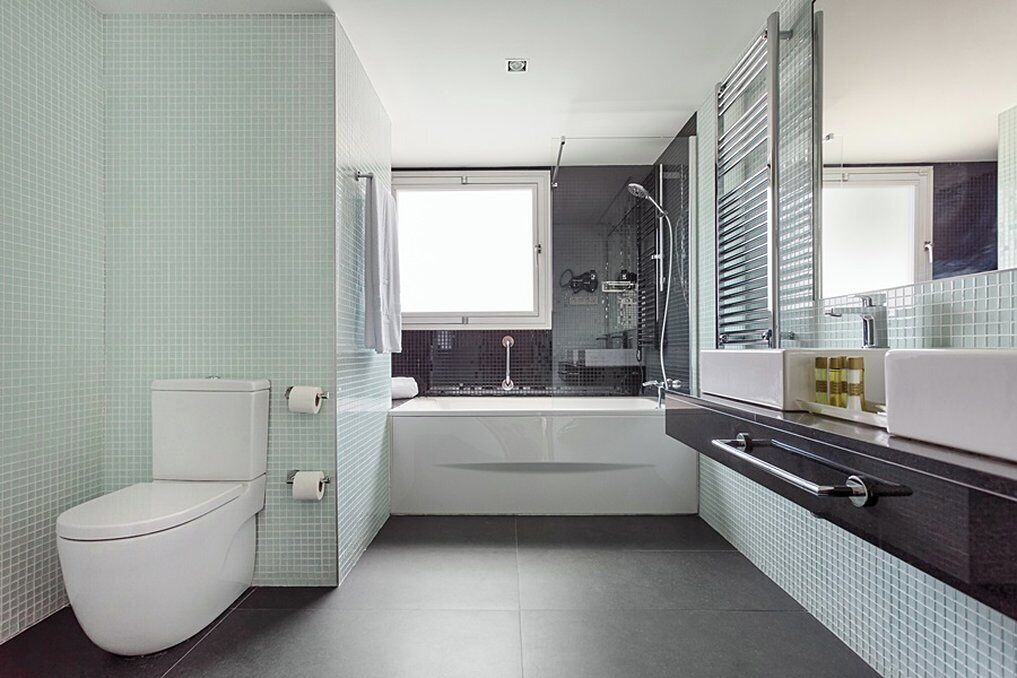 minibar, in-room safe, desk, blackout curtains