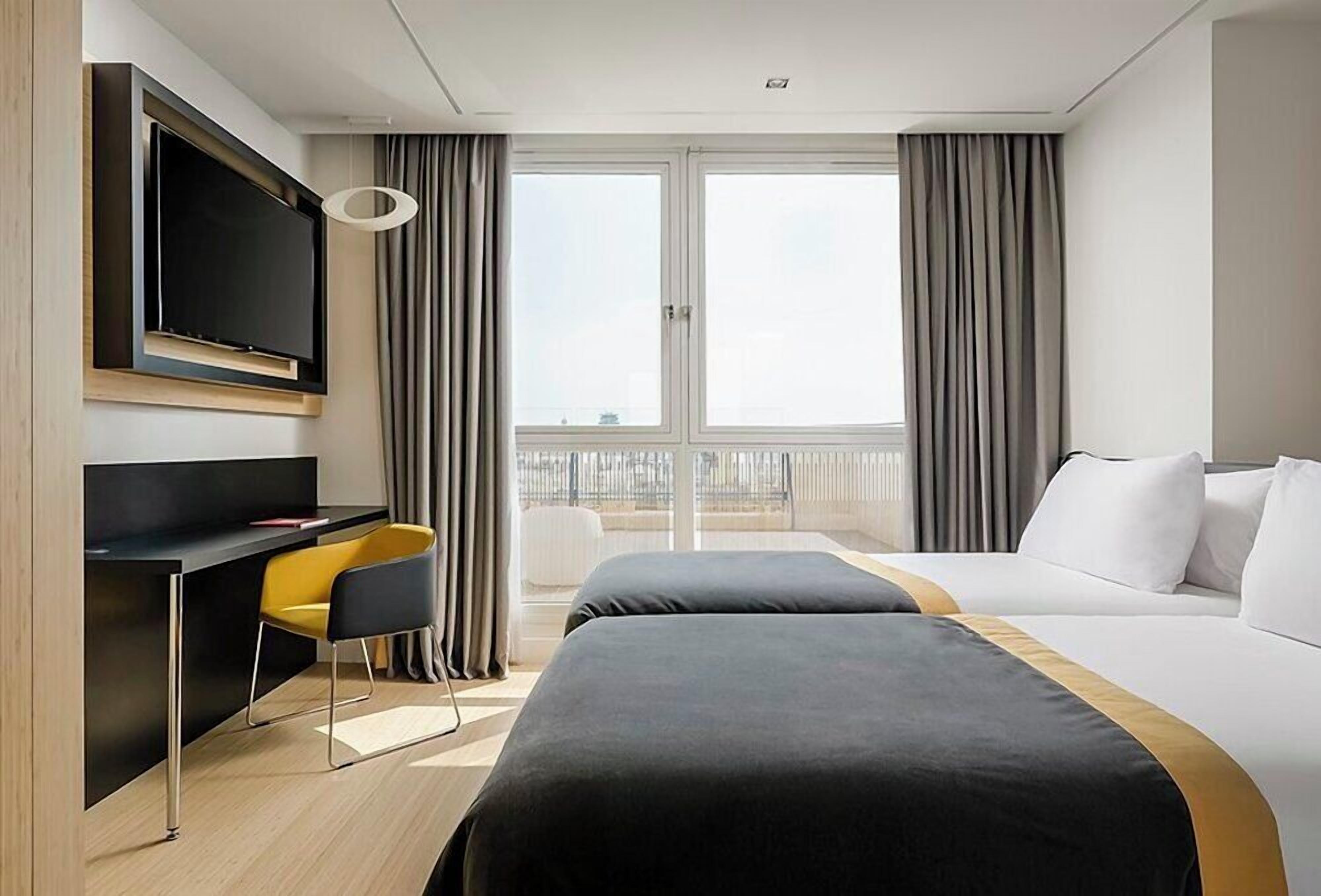 minibar, in-room safe, desk, blackout curtains