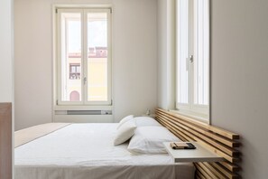 Design Apartment | 1 bedroom, desk, iron/ironing board, WiFi (free)