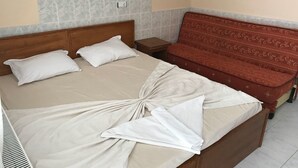 Standard Triple Room, Smoking