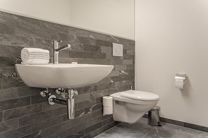 Bathroom - Apartment JungfrauCenter Roteflue (Interlaken)