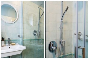 Apartment | Bathroom shower - Home at Hotel Naviglio - Sambuco Apt (Milan)