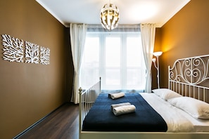 Apartment, 1 Schlafzimmer, Nichtraucher, Balkon | Individuell dekoriert, individuell eingerichtet, Bügeleisen/Bügelbrett