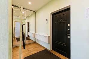 Standard-Apartment | Wohnbereich | Fernseher
