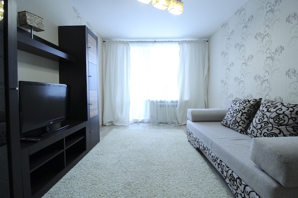 Iron/ironing board, rollaway beds, free WiFi, bed sheets