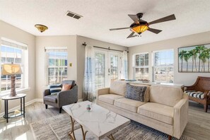 Townhome, 2 Bedrooms | Living area