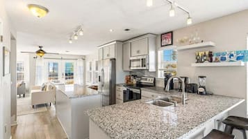 Townhome, 2 Bedrooms | Private kitchen | Fridge, oven, coffee/tea maker, toaster