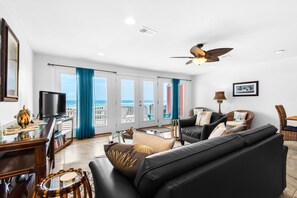 Living area - Life's A Beach 3 Bedroom Townhouse by RedAwning (Navarre)