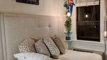 Free WiFi, bed sheets