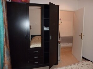 1 Schlafzimmer, Bügeleisen/Bügelbrett, Reisekinderbett, kostenloses WLAN