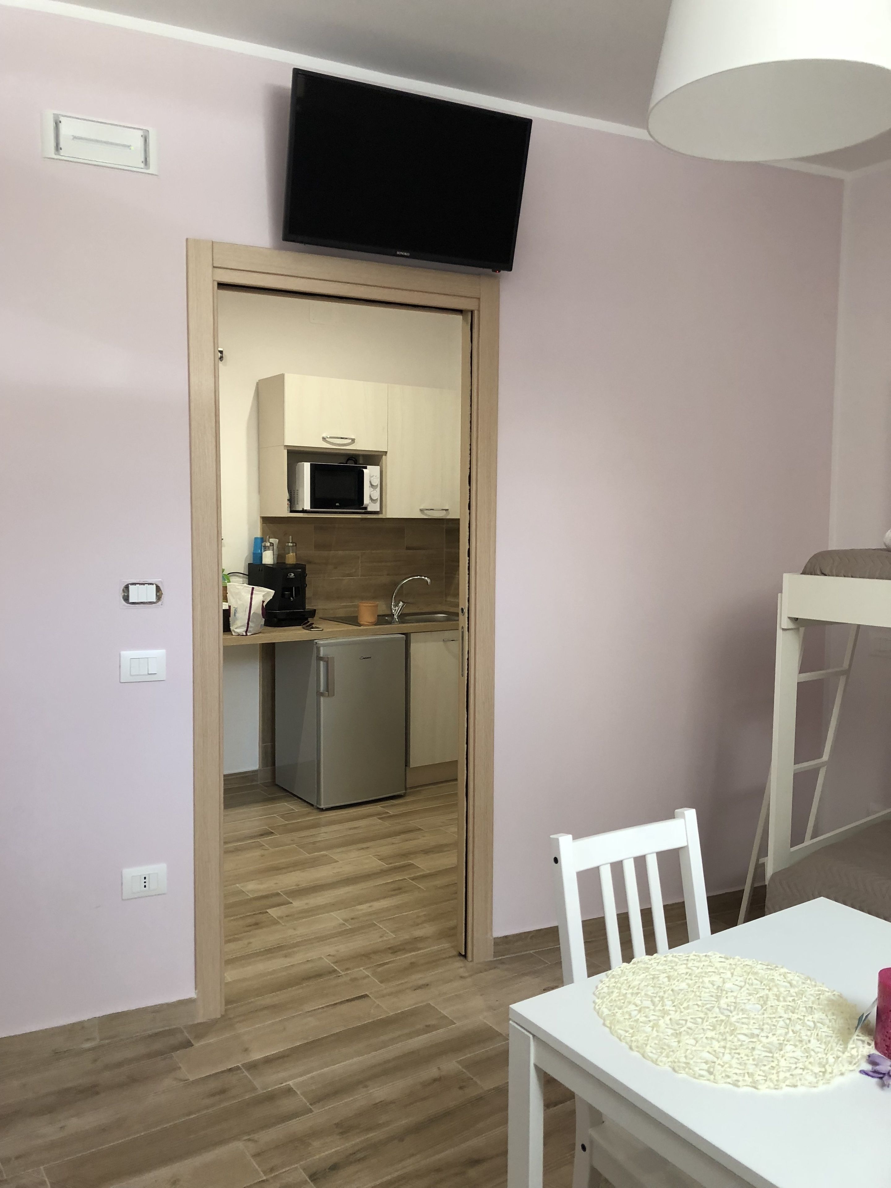 Neljän hengen perushuone, oma kylpyhuone (exterior) | Työpöytä, silitysrauta/-lauta, vauvansängyt, lisävuoteet