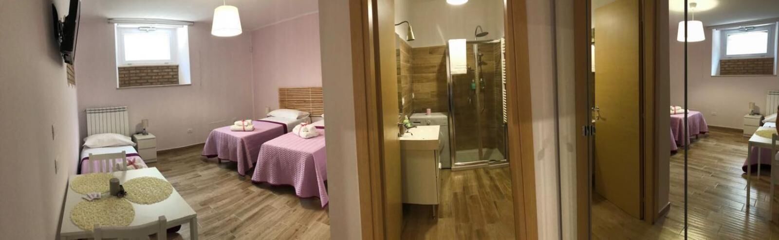 Escritorio, tabla de planchar con plancha, cunas (de pago)