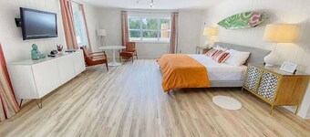 Off the Gulf of Mexico, steps from beach, 2 bikes