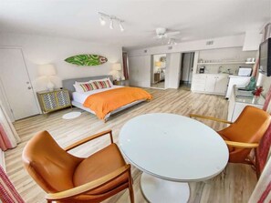 1 chambre, fer et planche à repasser, Wi-Fi gratuit, draps fournis