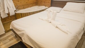 Family Cabin, Multiple Beds, Non Smoking | WiFi (free), bed sheets - Ovdat Zimer (Hof HaCarmel)