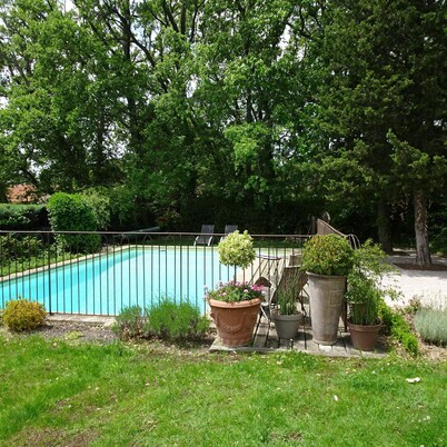 Villa-Apartment Aix-en-Provence, the countryside 10 minutes from the historic center