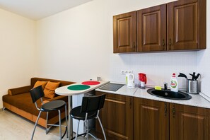 Apartment | Verdunkelungsvorhänge, Bügeleisen/Bügelbrett, Zustellbetten