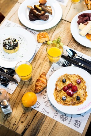 Daily buffet breakfast for a fee - La Folie Douce Hôtel Chamonix (Chamonix-Mont-Blanc)
