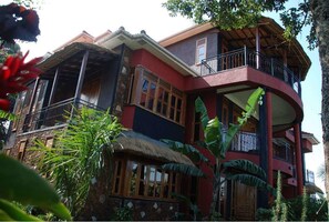 Fachada de la propiedad