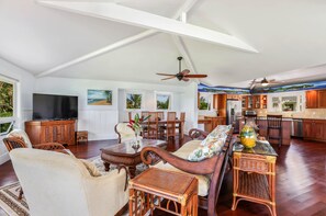 TV connectée, table de tennis de table, livres