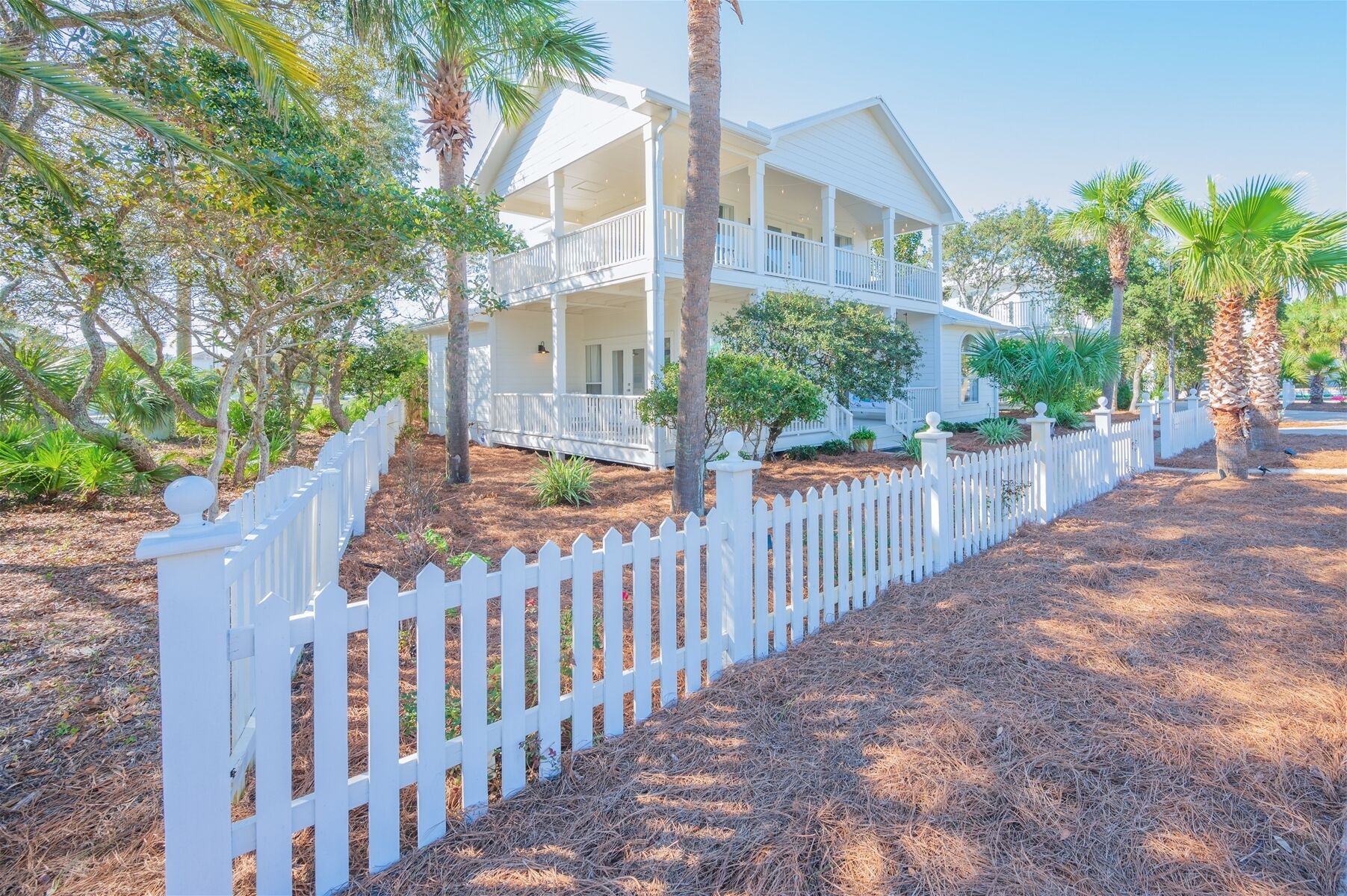 Cottage By The Sea - Fully Renovated/Wrap around porches ~ on 30A & steps to the beach & pool