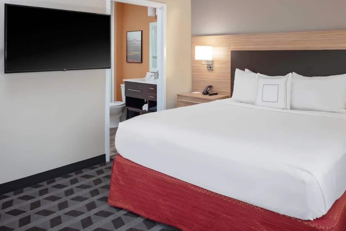 Ropa de cama de alta calidad y camas con pillow-top