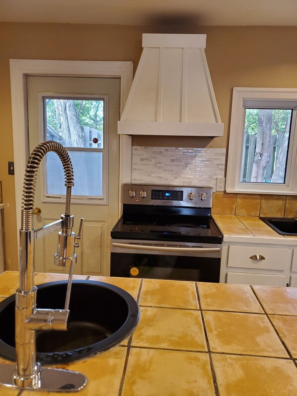 特色客房 | 私人厨房 | 微波炉、茶具/咖啡用具