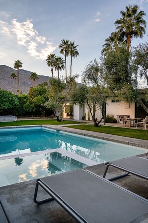 A heated pool - Rare Find: Home + Private Casita | Pool & Spa (Palm Springs)