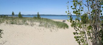 Walking distance to downtown Elk Rapids, Elk Lake and dining