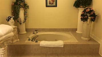 Private spa tub