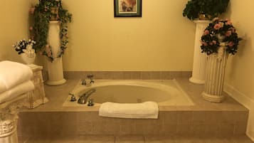 Double Room (Roman) | Private spa tub