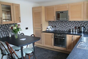 Appartement, 2 chambres (self-contained apartment) | Cuisine privée