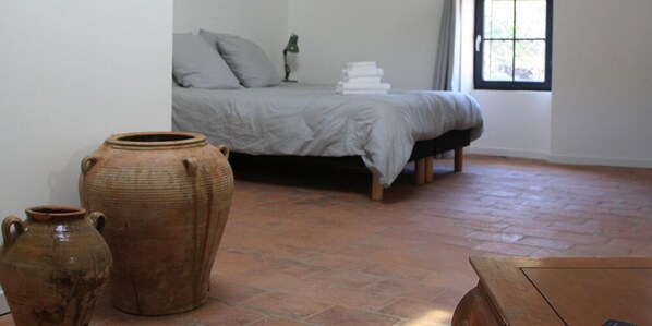 Decoración personalizada, muebles diferentes y escritorio