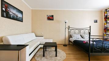 Standard-Apartment | Bügeleisen/Bügelbrett, Zustellbetten, kostenloses WLAN