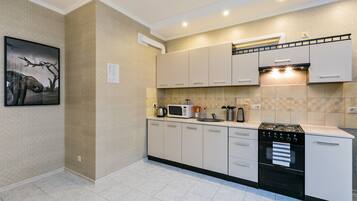 Apartment, 2 Schlafzimmer | Eigene Küche | Kühlschrank, Mikrowelle, Ofen, Herdplatte