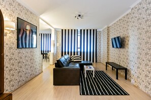 Apartment, 2 Schlafzimmer | Wohnzimmer | Flachbildfernseher