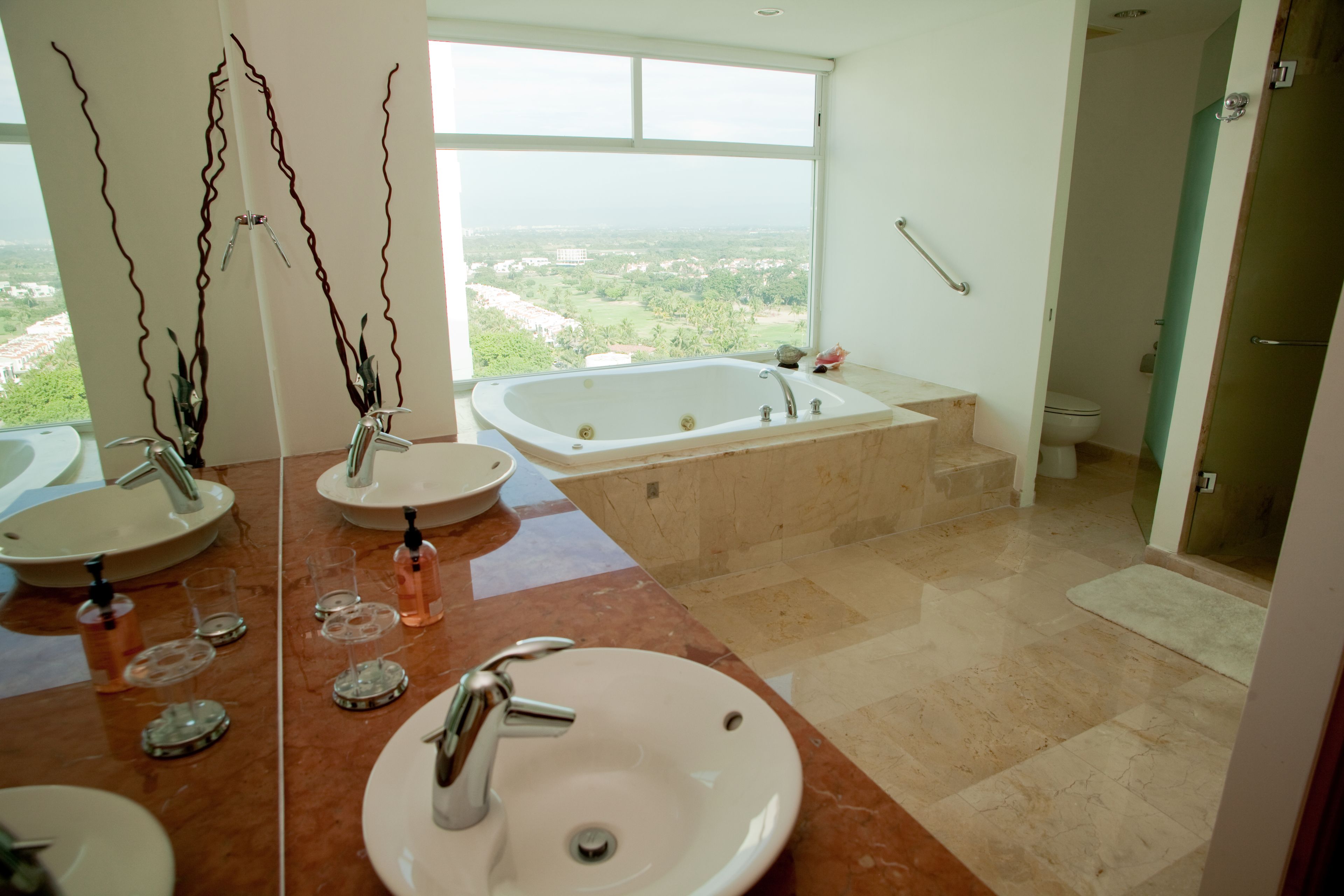 Penthouse Luxe, 5 chambres, accessible aux personnes à mobilité réduite, cuisine | Salle de bain | Baignoire et douche séparées, baignoire à jets
