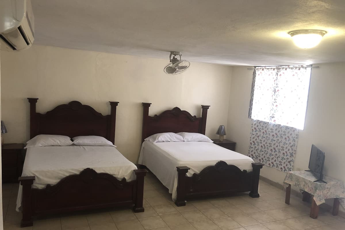 Chambre Double, 2 lits doubles