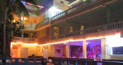 Detente Du Cacique Villa Hotel