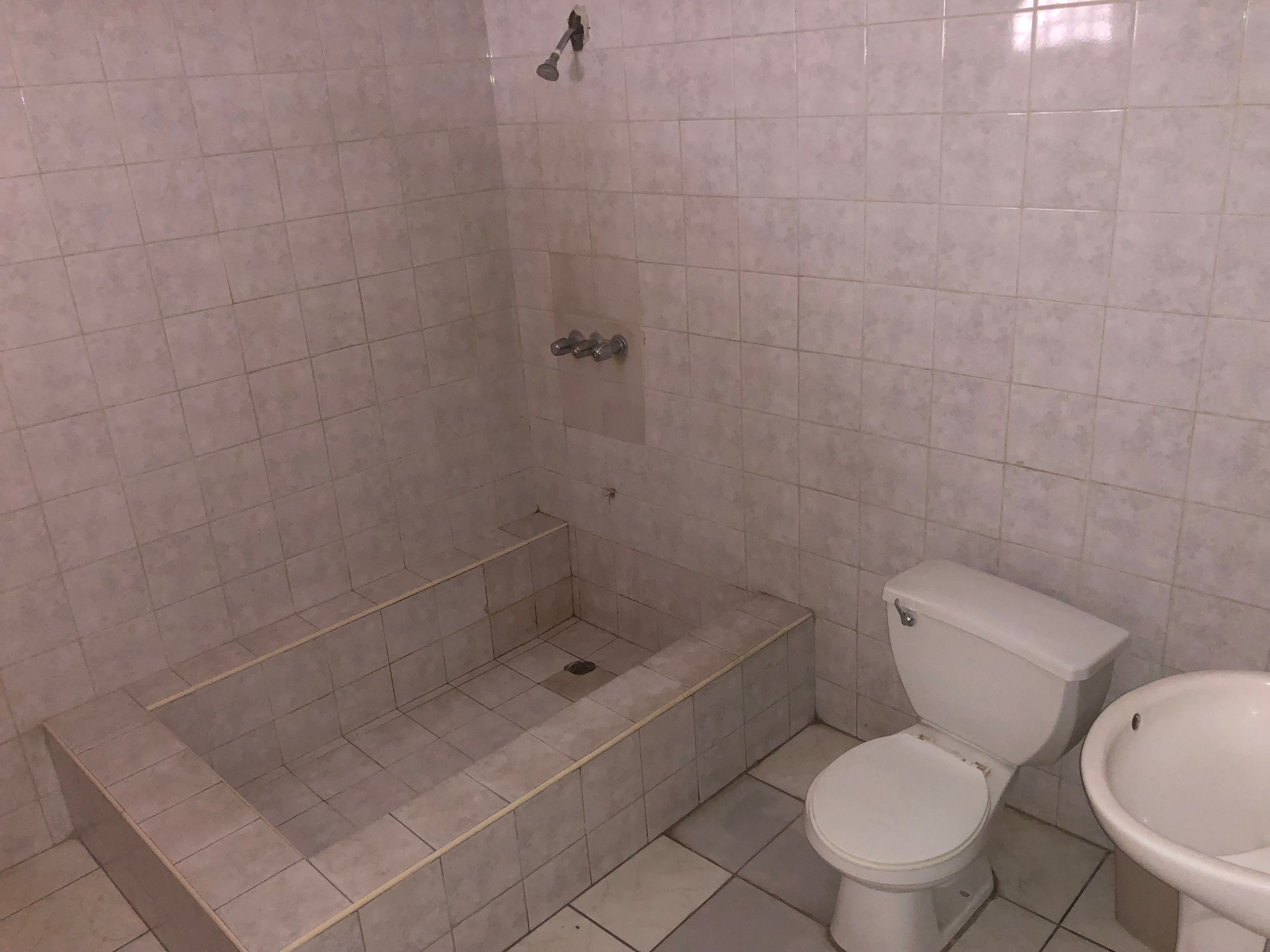 basic room, 1 double bed | bathroom | shower