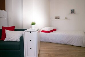 Fer et planche à repasser, Wi-Fi gratuit, draps fournis
