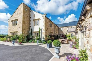 Exterior - Fence Gate Lodge (Fence)