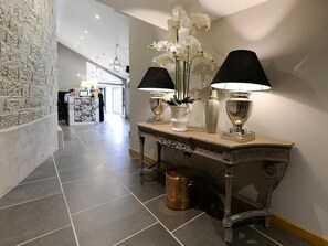 Lobby - Fence Gate Lodge (Fence)