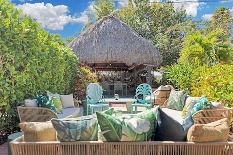 Exterior. Tropical Cottages