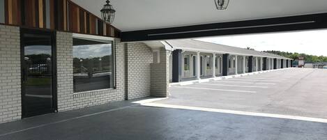 Pintu masuk hartanah