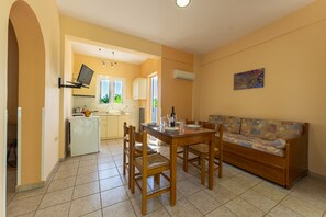 تلفزيون بشاشة مسطحة