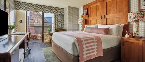 Room, 1 King Bed | Egyptian cotton sheets, premium bedding, pillowtop beds, in-room safe