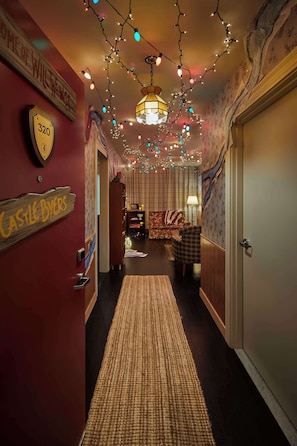 Egyptian cotton sheets, premium bedding, pillowtop beds, in-room safe - Graduate by Hilton Bloomington (Bloomington)